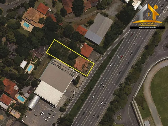 Imagem: O terreno possui 3 Dormitórios, 1.319m² de Área Privada
