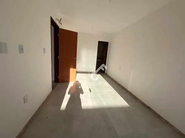 Imagem 12: IPITANGA, Lauro de Freitas. Duplex compostos de 3 quartos sendo 1 suíte. Área