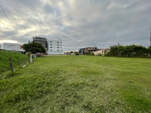 Imagem 2: AMPLO TERRENO COM 3.638,87 M² NO CENTRO DE NAVEGANTES - SC