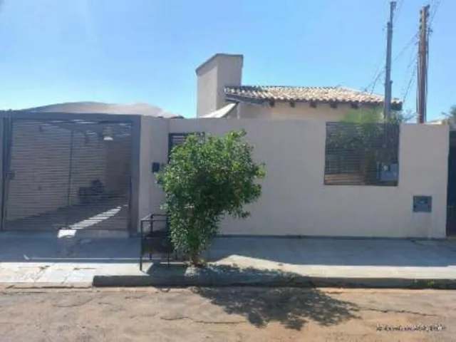 Imagem: A casa possui 3 Dormitórios, 1 Banheiro, 300m² de Área,