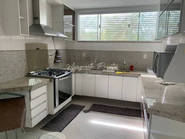 Imagem 2: Casa Espetacular, 4 suítes, mais Home e salão de jogos, piscina com raia, campinho
