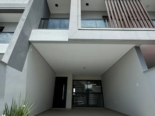 Imagem: Casa à venda em Joinville-SC, bairro Bom