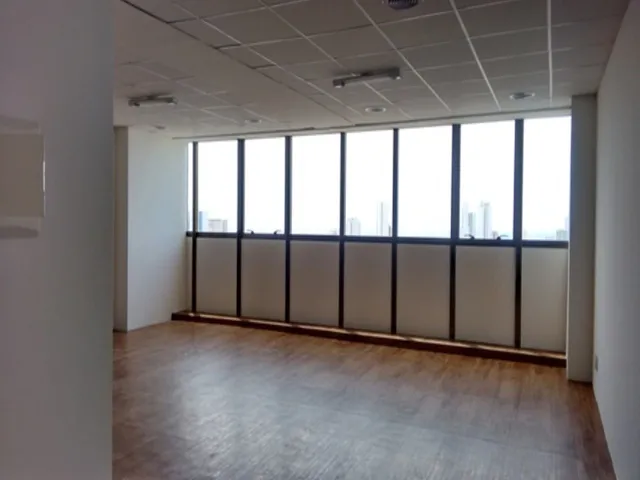 Imagem 3: Sala comercial à venda ou locação no Pina, Recife-PE 1 sala, 1 banheiro, 2 vagas de