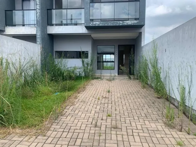 Imagem: A casa em condomínio possui 3 Dormitórios, 2 Banheiros, 1