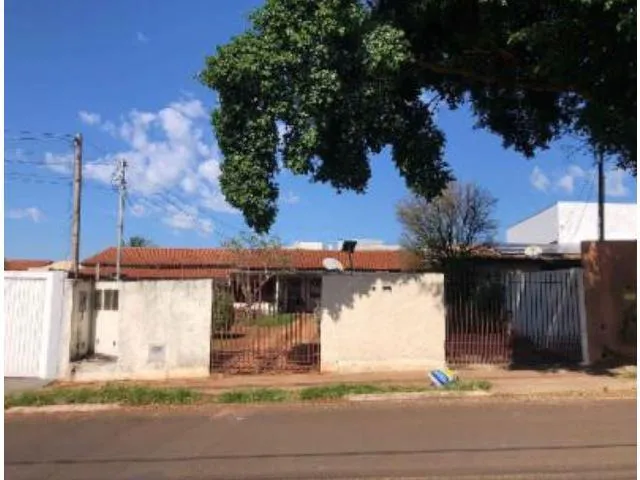 Imagem: A casa possui 2 Dormitórios, 2 Banheiros, 360m² de Área,