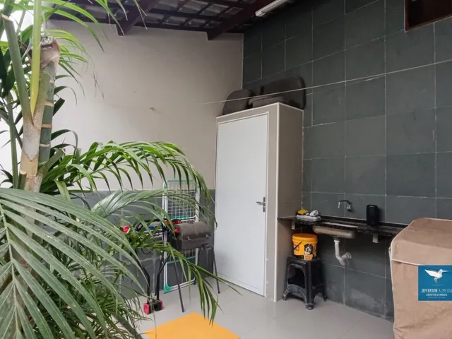 Imagem 2: Casa Plana Solta com Móveis Projetados e Deck com Churrasqueira em Eusébio, Porteira