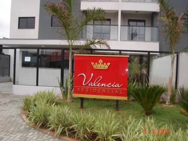 Imagem: O apartamento possui 2 Dormitórios, 1 Suíte, 1 Banheiro,