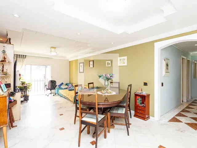 Imagem: O apartamento possui 3 Dormitórios, 1 Suíte, 2 Banheiros,