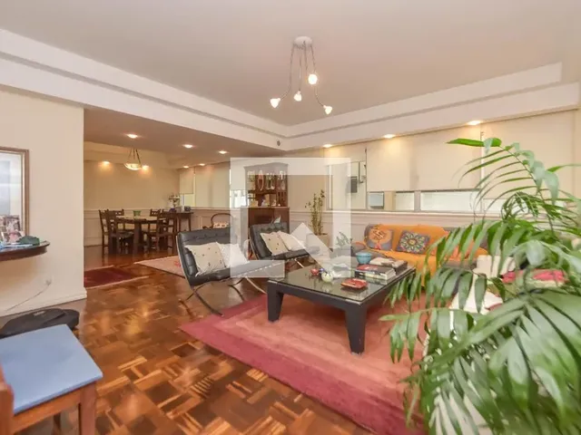 Imagem: O apartamento possui 4 Dormitórios, 1 Suíte, 5 Banheiros,