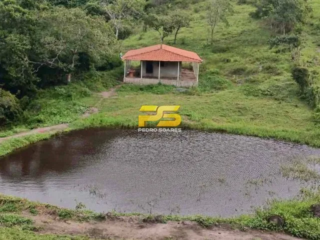 Imagem: A chácara possui 1 Dormitório, 1 Banheiro, 30.000m² de Área