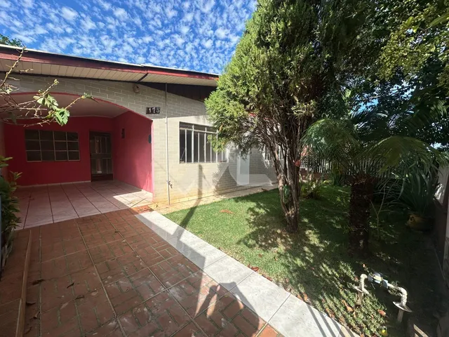 Imagem: Casa para Locação com 04 Quartos, Jardim