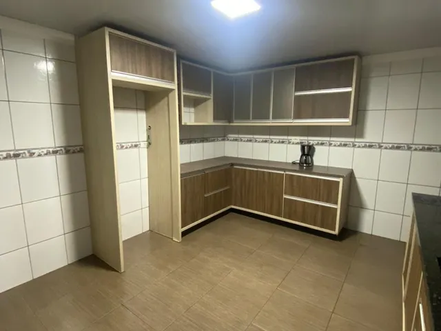 Imagem 11: Maringá: Casa de 3 Quartos com Edícula nos Fundos em Terreno Inteiro (360m²