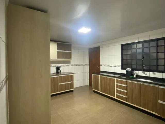 Imagem 5: Maringá: Casa de 3 Quartos com Edícula nos Fundos em Terreno Inteiro (360m²