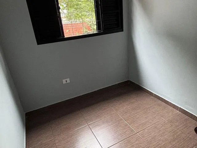 Imagem 13: Maringá: Casa de 3 Quartos com Edícula nos Fundos em Terreno Inteiro (360m²