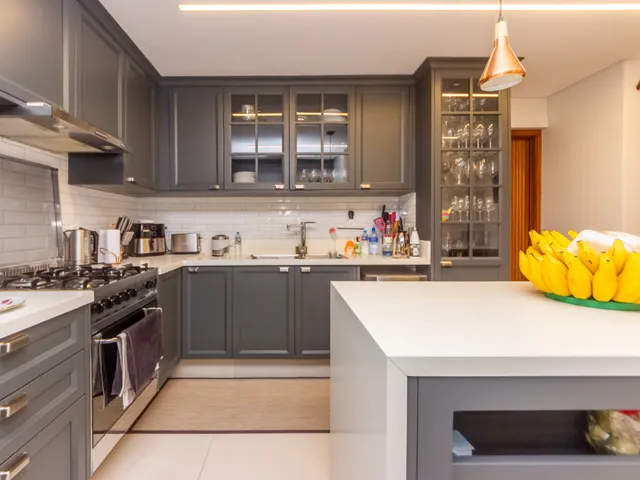 Imagem 7: Apartamento para venda em Indianópolis com 4 quartos, sendo 3 suítes, 162m²