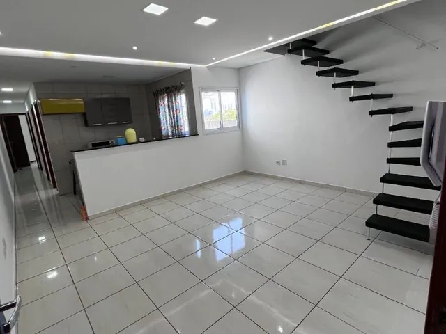 Imagem: A casa possui 3 Dormitórios, 1 Suíte, 2 Banheiros, 1 Vaga