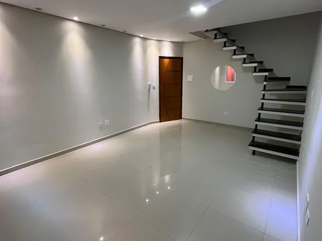 Imagem: A casa possui 2 Dormitórios, 1 Suíte, 2 Banheiros, 1 Vaga