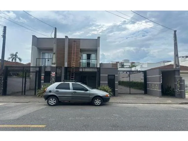 Imagem: A casa em condomínio possui 3 Dormitórios, 2 Banheiros, 1