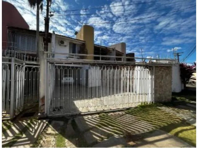 Imagem: A casa em condomínio possui 3 Dormitórios, 1 Suíte, 3