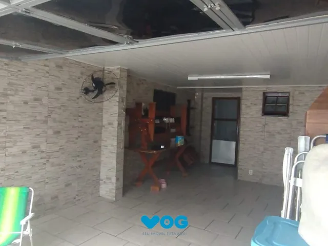 Imagem 3: Casa no Bairro Restinga com Piscina com 4 Dormitórios