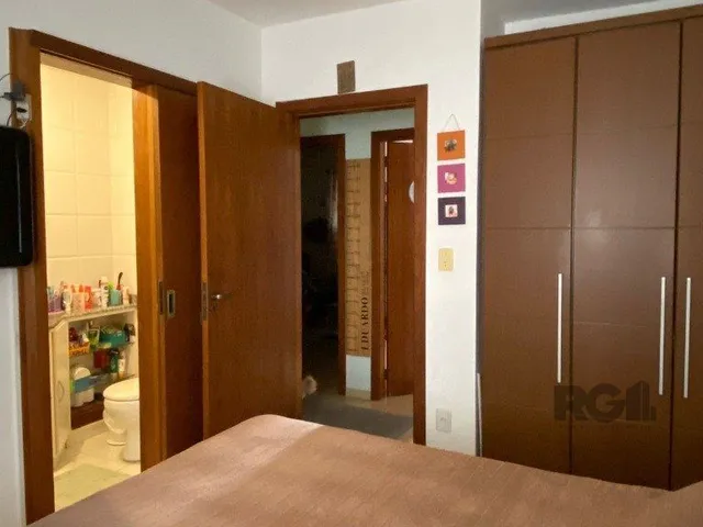 Imagem 4: Apartamento no Partenon de 3 Dormitórios e Vaga