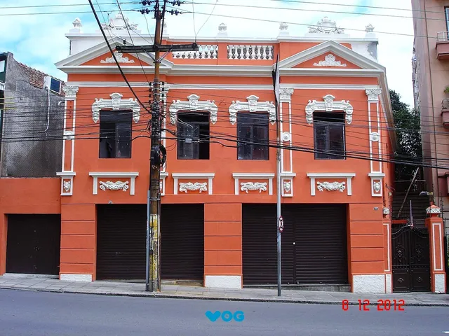 Imagem: Prédio Comercial Charmoso com Arquitetura