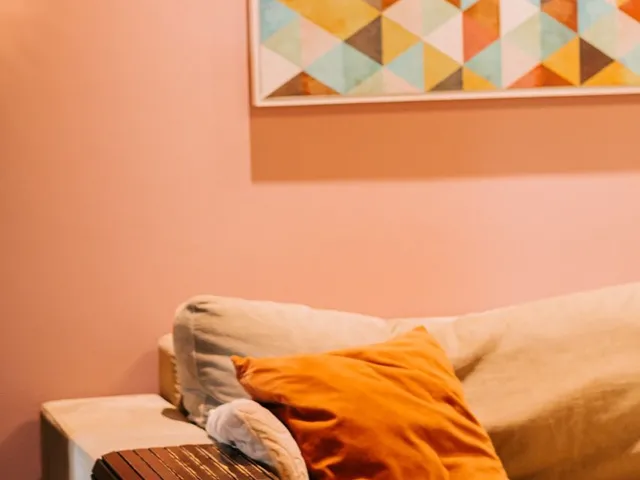 Imagem 6: Apartamento 2 Dorm (1 Suíte) com 2 Banheiros, Vaga e Varanda - 87M² na Floresta