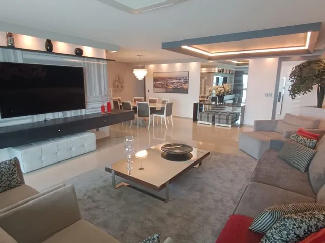 Imagem: Apartamento com 4 Dormitórios À Venda