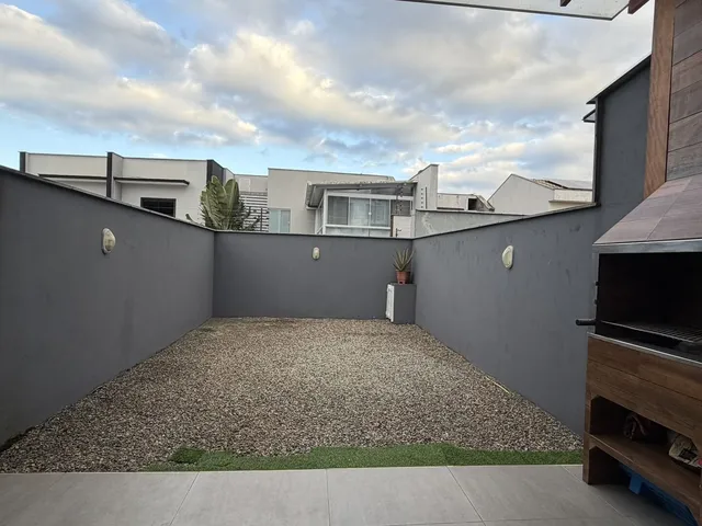 Imagem: Casa geminada no bairro Saguaçu em Joinville-SC
