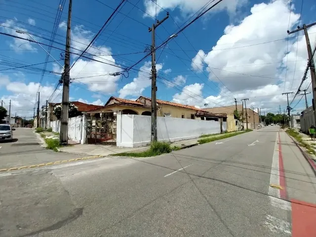 Imagem: CA8258) Uma Casa medindo 517,17m² localizada