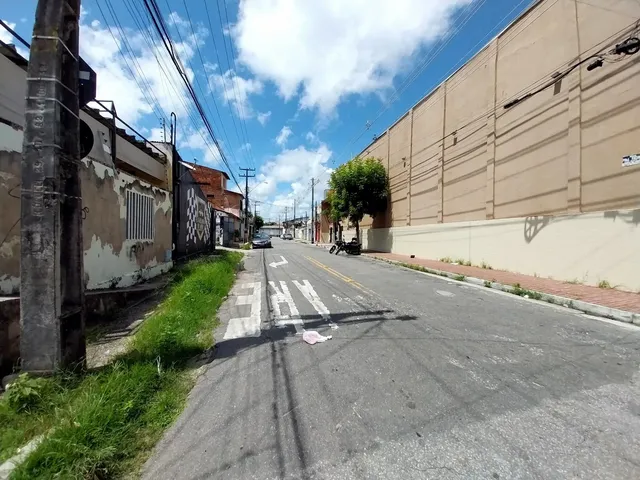 Imagem 2: CA8258) Uma Casa medindo 517,17m² localizada no bairro de Fátima