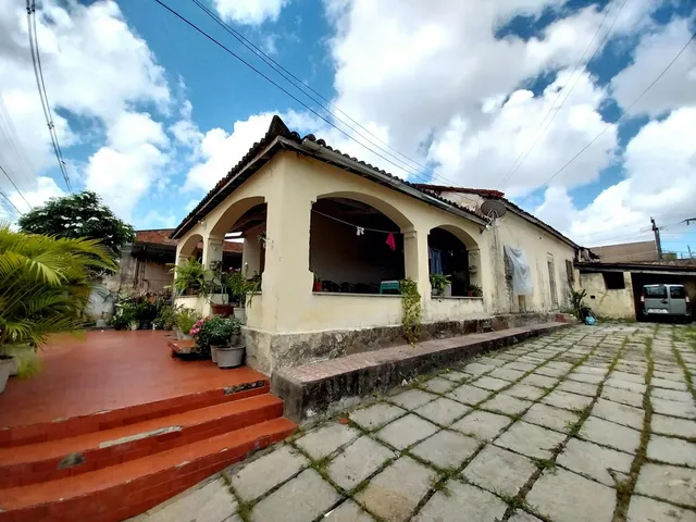 Imagem 4: CA8258) Uma Casa medindo 517,17m² localizada no bairro de Fátima