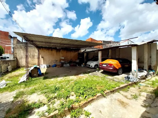 Imagem 3: CA8258) Uma Casa medindo 517,17m² localizada no bairro de Fátima