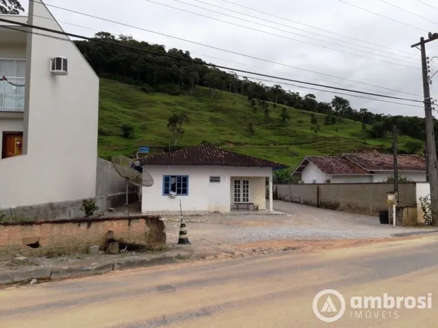 Imagem: Casa em Área Comercial / Industrial - Troca