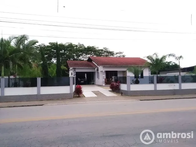 Imagem: Linda Casa Bairro Limoeiro com Amplo Terreno