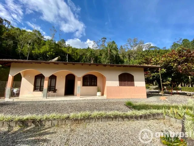 Imagem 3: 2 casas com amplo terreno na Primeiro de Maio - Aceita imóveis como parte do pagamento