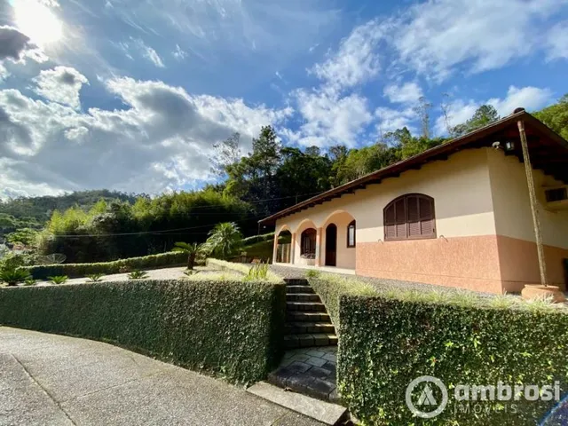 Imagem 5: 2 casas com amplo terreno na Primeiro de Maio - Aceita imóveis como parte do pagamento