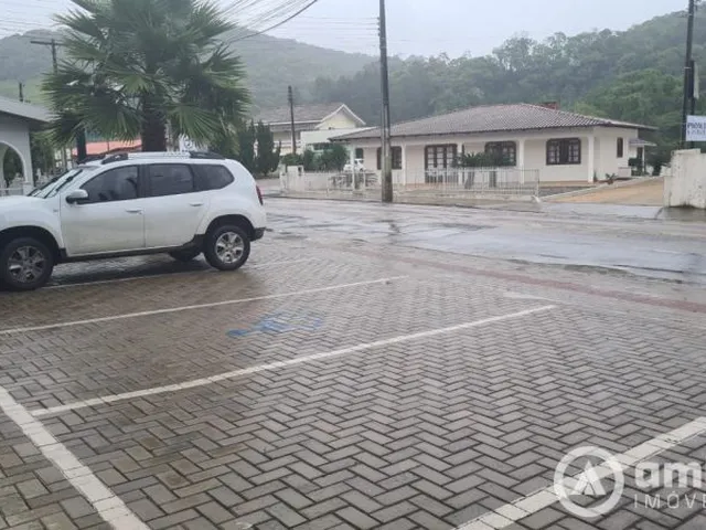Imagem 1: SALA COMERCIAL COM ÁREA DE 140M2 - DOM JOAQUIM - BRUSQUE