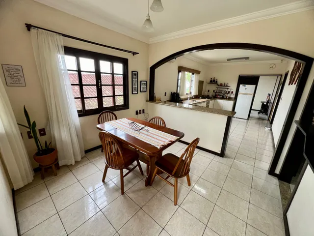 Imagem 2: Casa com piscina no bairro Souza Cruz