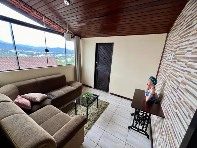 Imagem 4: Casa com piscina no bairro Souza Cruz