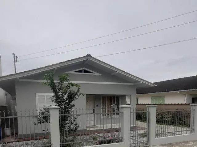 Imagem 1: CASA MALUCHE - 1 SUITE + 2 QTOS - JARDIM MALUCHE