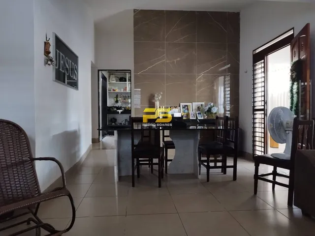 Imagem 2: CASA COM ÁREA DE 300m² NO GEISEL