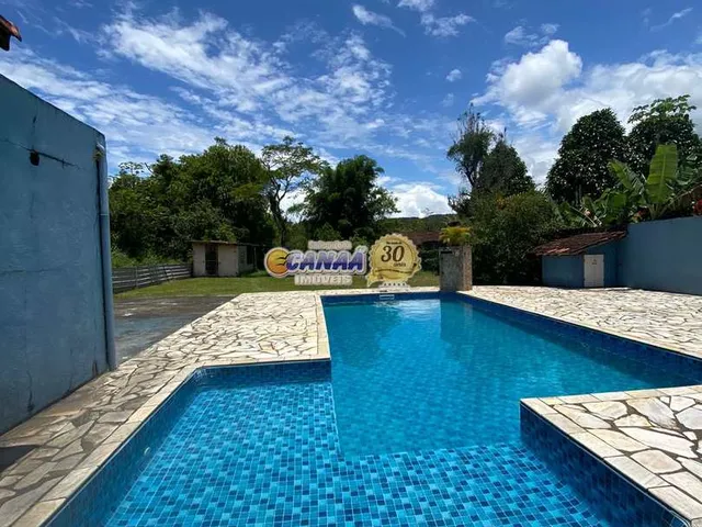 Imagem: Linda Chácara com Piscina e Amplo Quintal