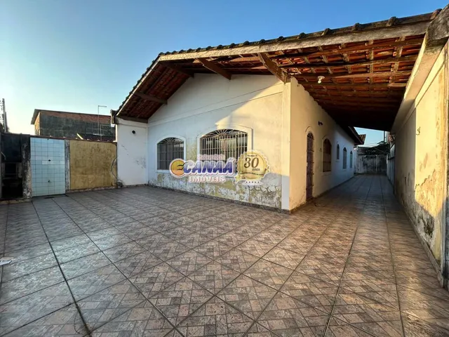 Imagem: Casa À Venda em Mongaguá-Sp - Ampla e