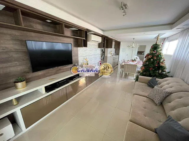 Imagem: A casa possui 4 Dormitórios, 4 Suítes, 5 Banheiros, 4
