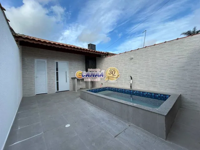 Imagem: Casa À Venda em Mongaguá-Sp com Suíte