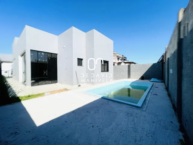 Imagem 2: Casa Residencial de 3 Dorm. com Piscina e Churrasqueira no Res. Alberto Schons