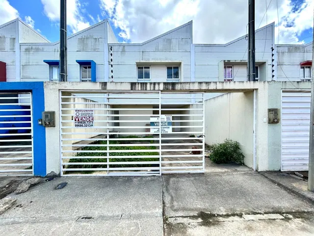 Imagem: A casa possui 5 Dormitórios, 1 Suíte, 2 Banheiros, 2