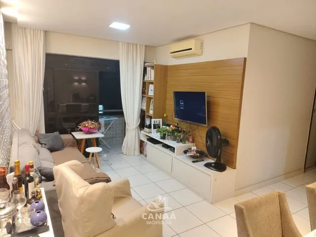 Imagem: O apartamento possui 2 Dormitórios, 1 Suíte, 2 Banheiros