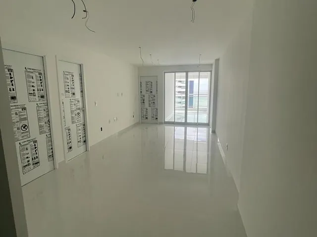 Imagem: O apartamento possui 3 Dormitórios, 1 Suíte, 2 Banheiros,